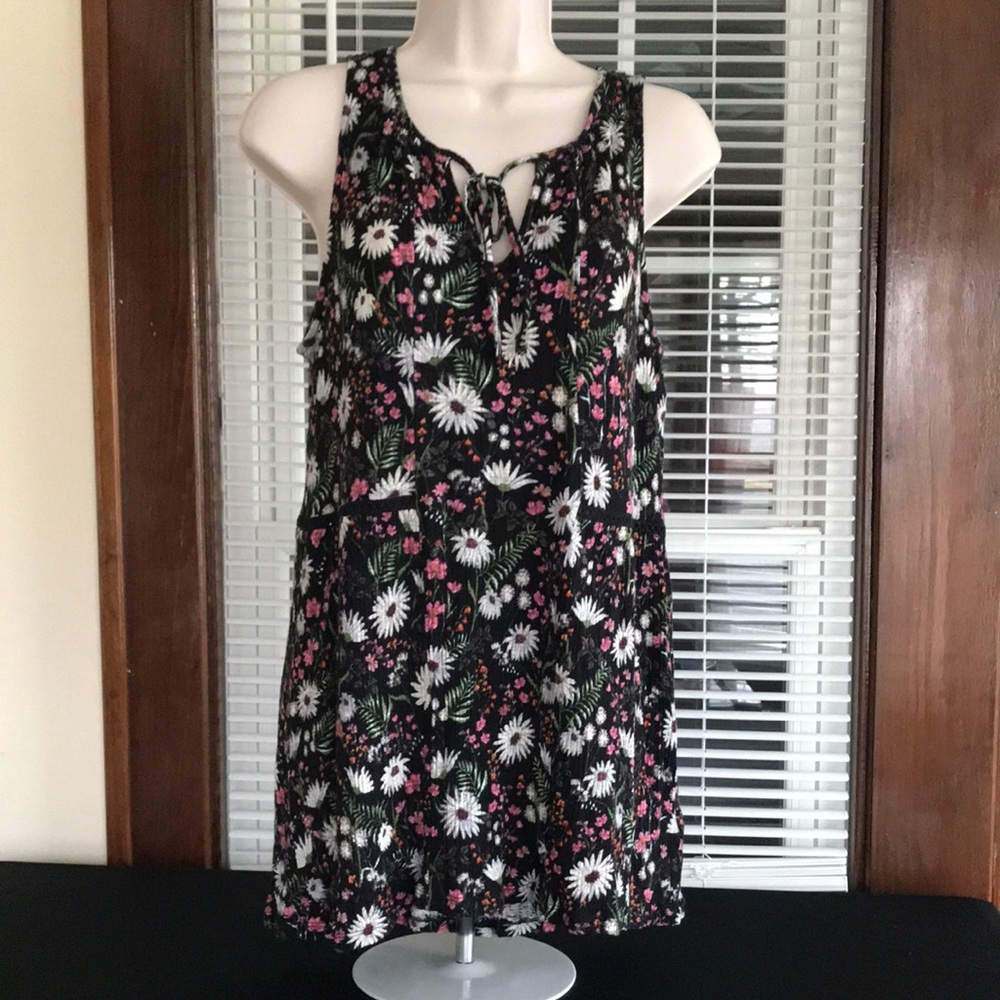 Maurices Black Daisy Tunic Tank🔥